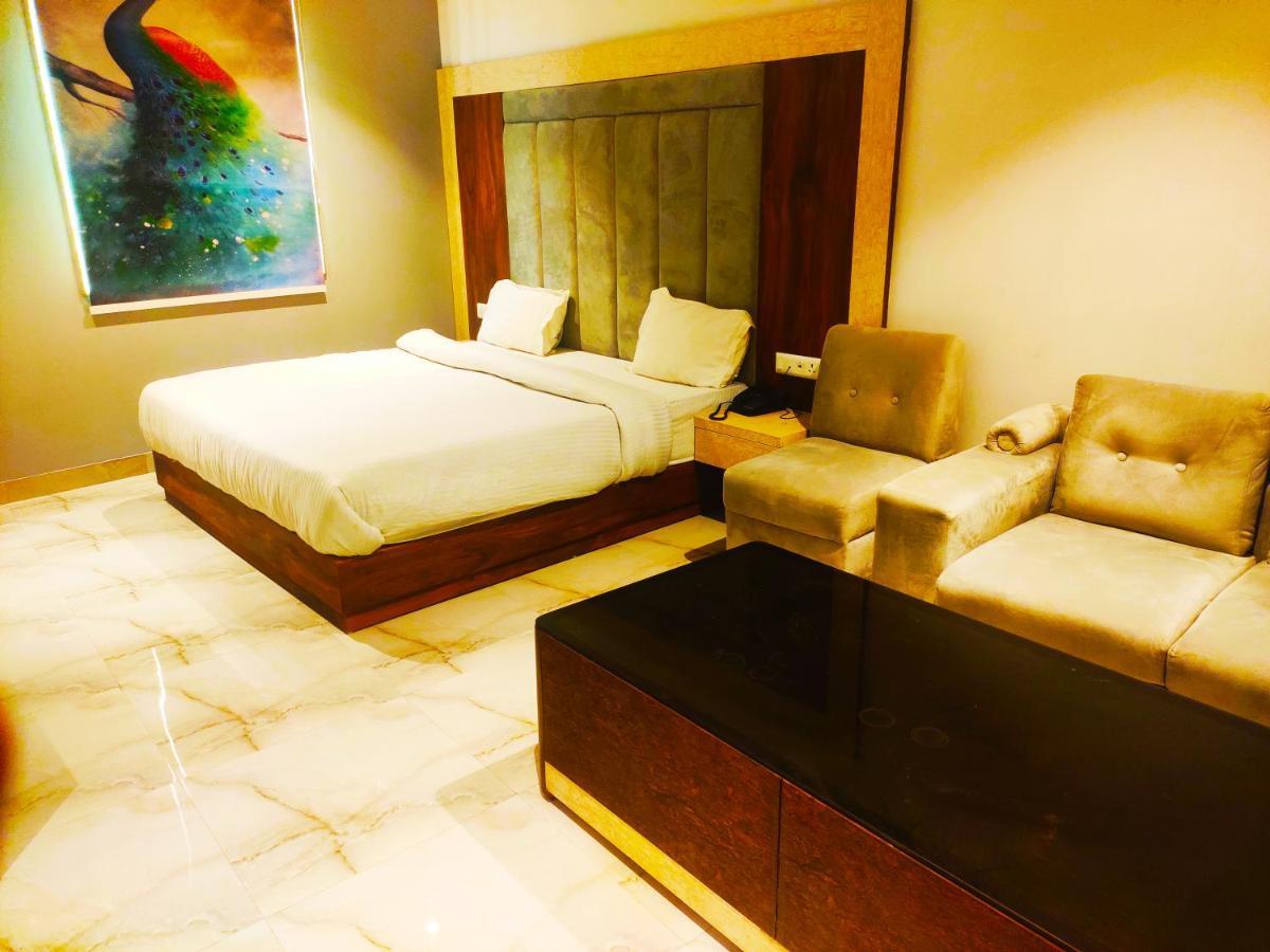 Hotel The Nilsa New Delhi Extérieur photo