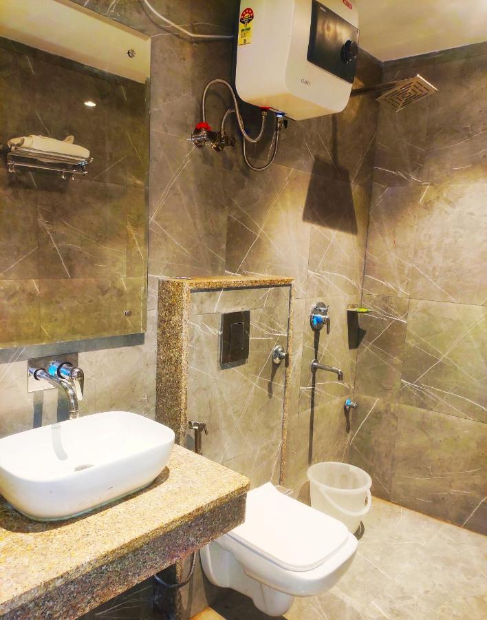 Hotel The Nilsa New Delhi Extérieur photo