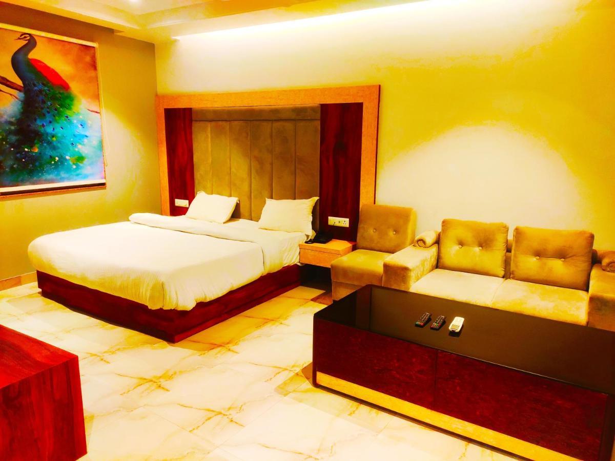 Hotel The Nilsa New Delhi Extérieur photo